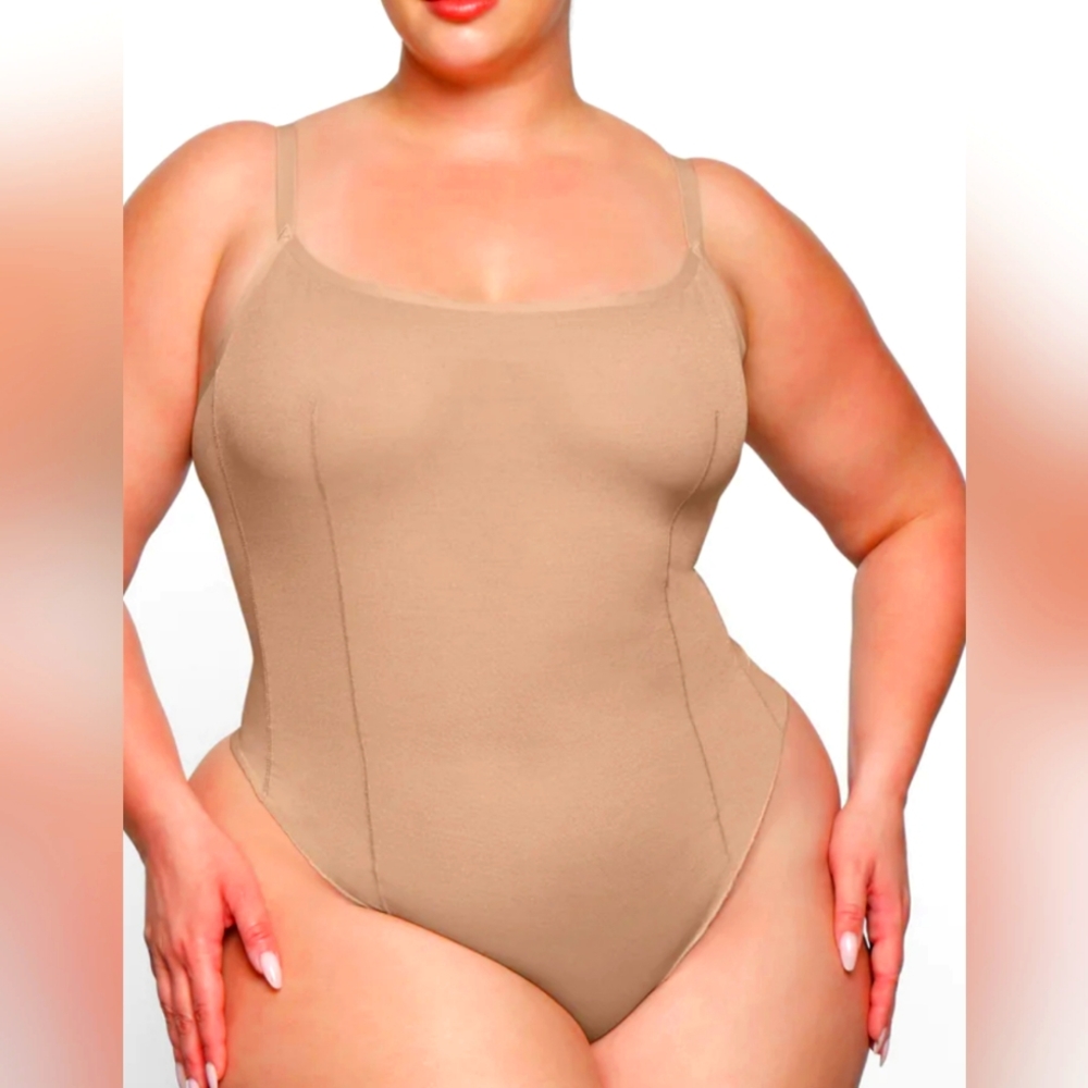 SKIMS Sheer sculpt thong bodysuit color Clay
